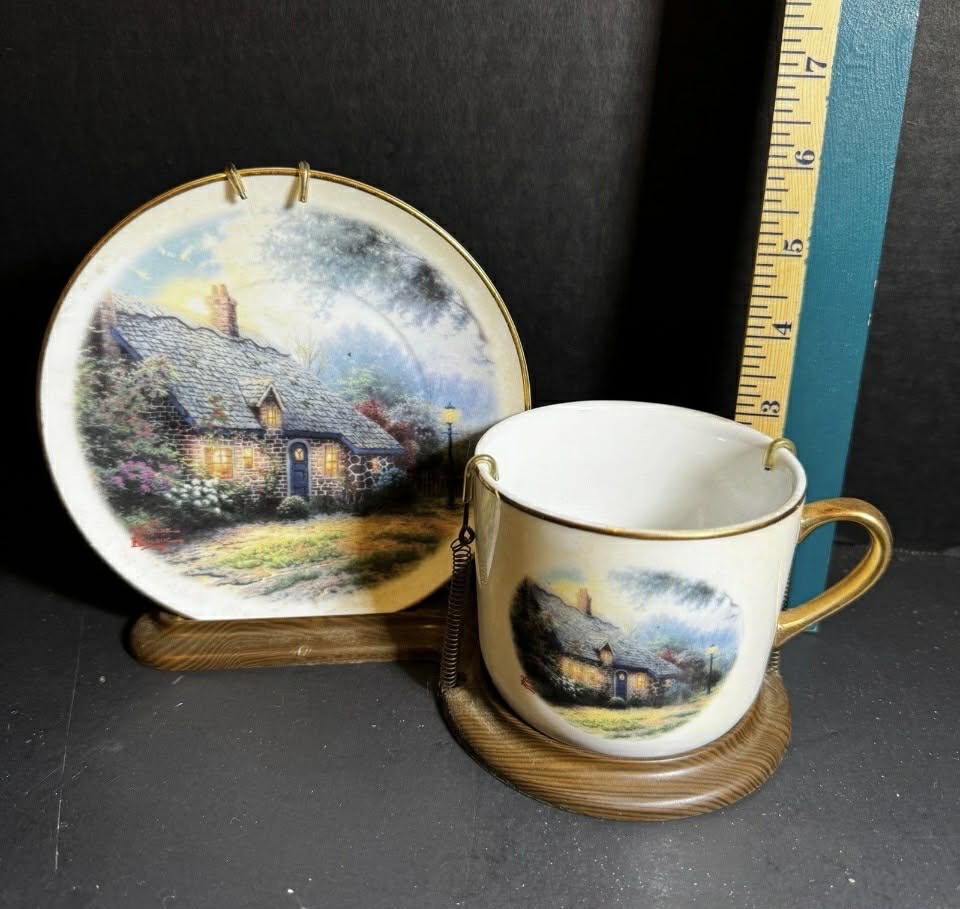 Thomas Kinkade Tea Cup and Saucer Set with Stand [Item 0049]