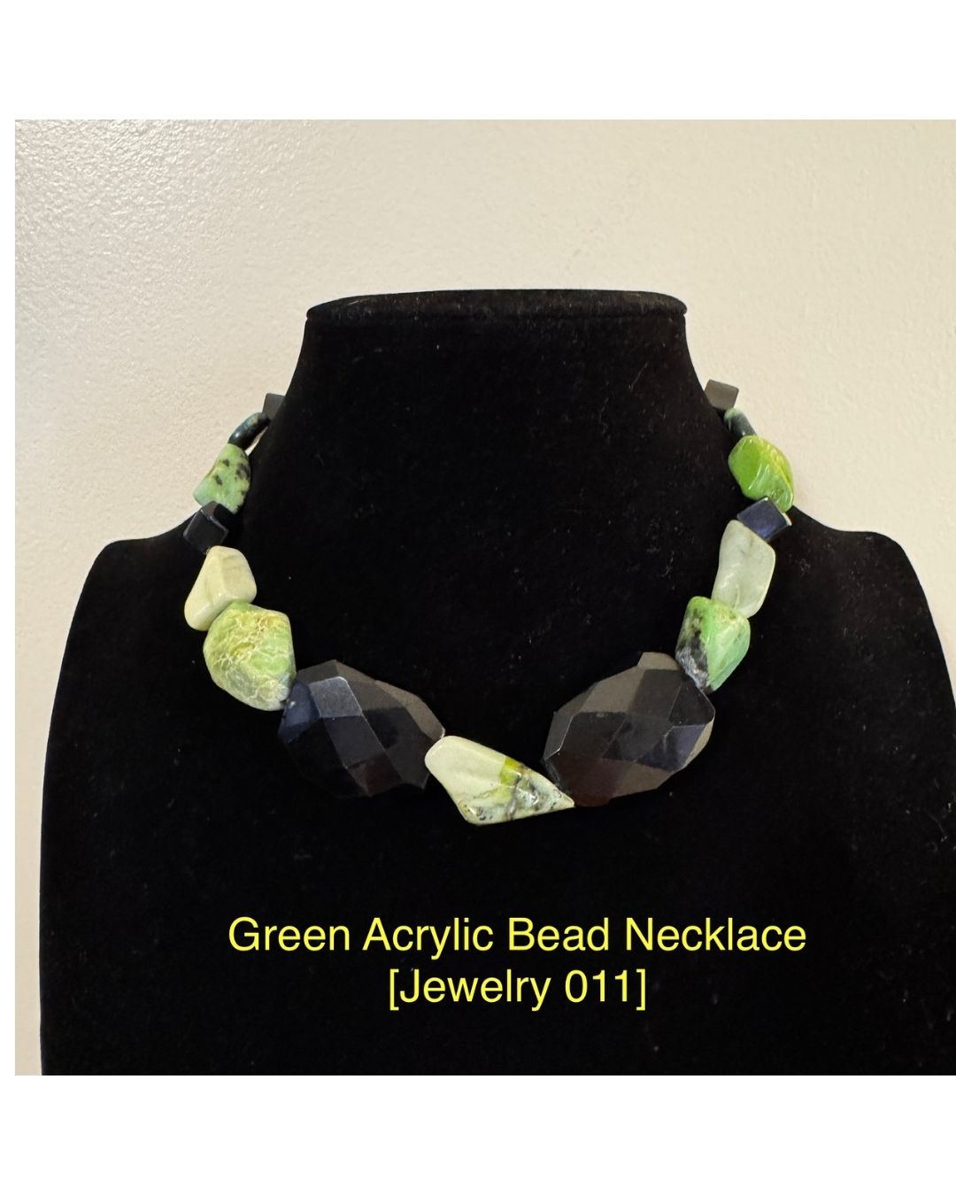 Green Acrylic Bead Necklace [Jewelry 011]