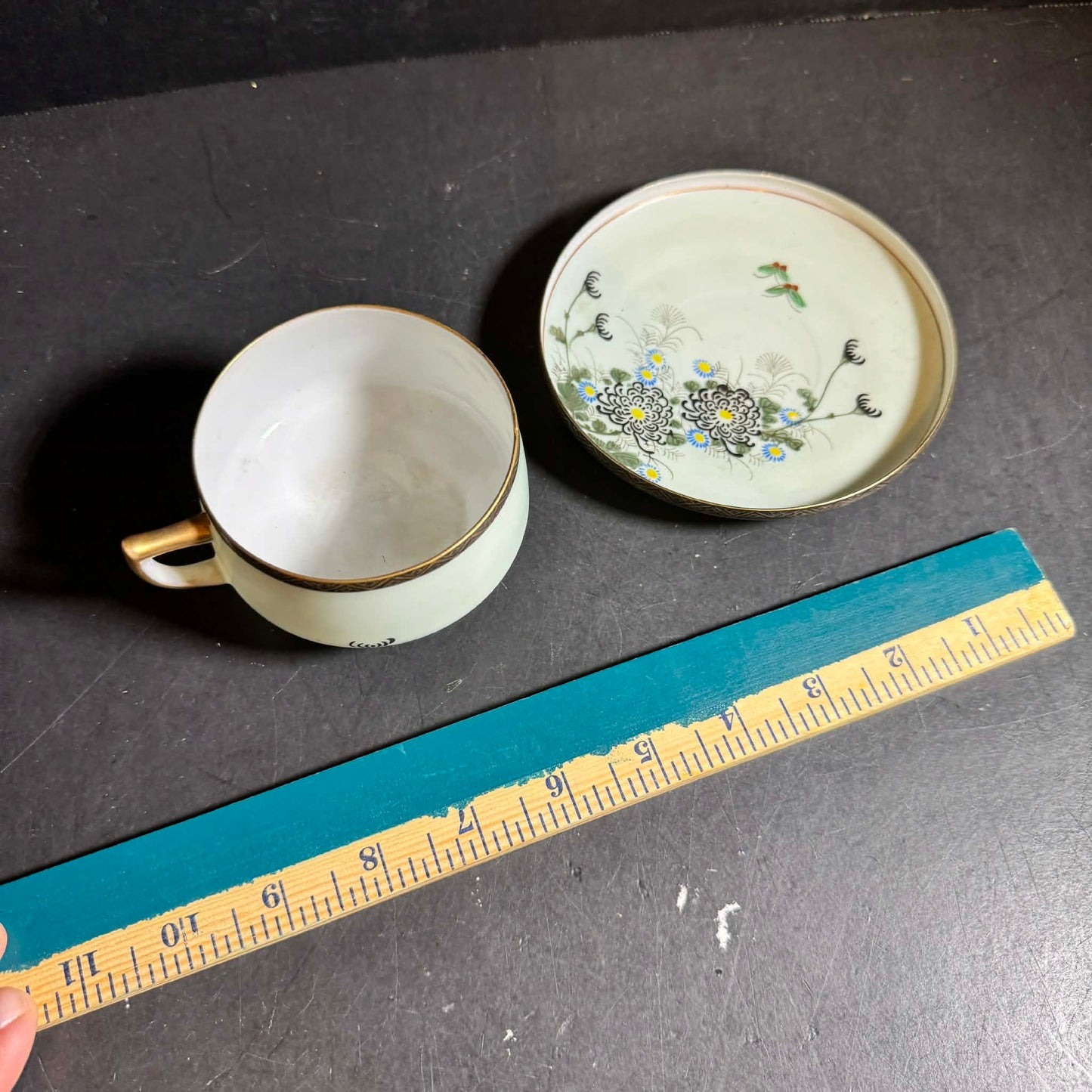 Elegant Tea Cup with Saucer [Item 0182]