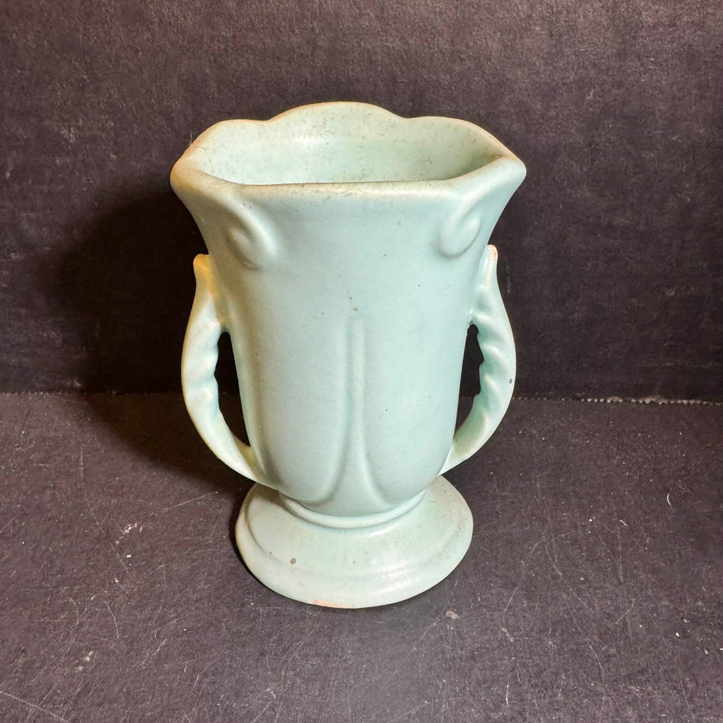 Charming Niloak Art Pottery 1940's Art Deco Vase [Item 0263]