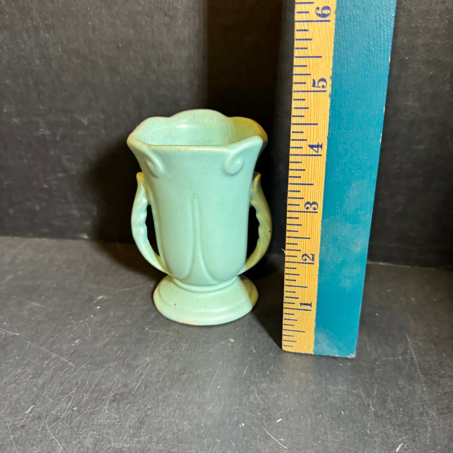Charming Niloak Art Pottery 1940's Art Deco Vase [Item 0263]