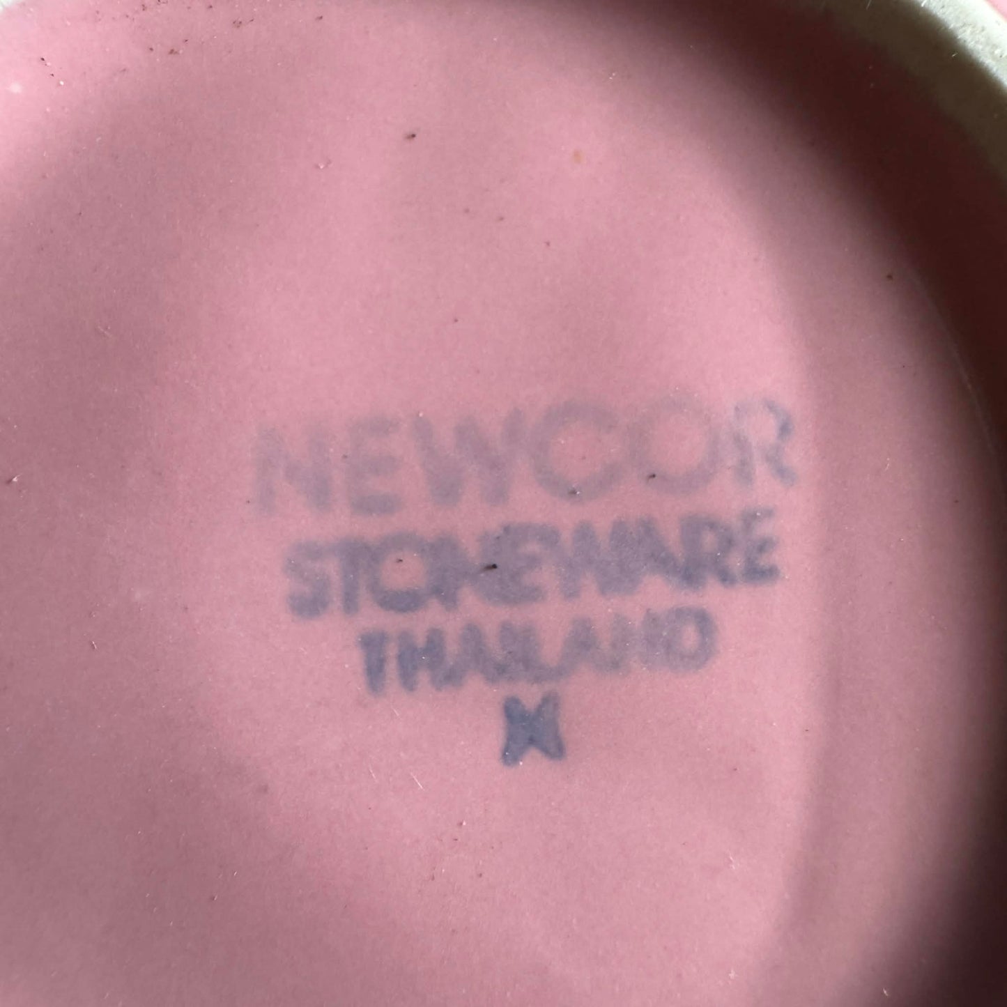 Four Elegant Coral/Pink Newcor Stoneware Coffee Mug Set [Item 0275]