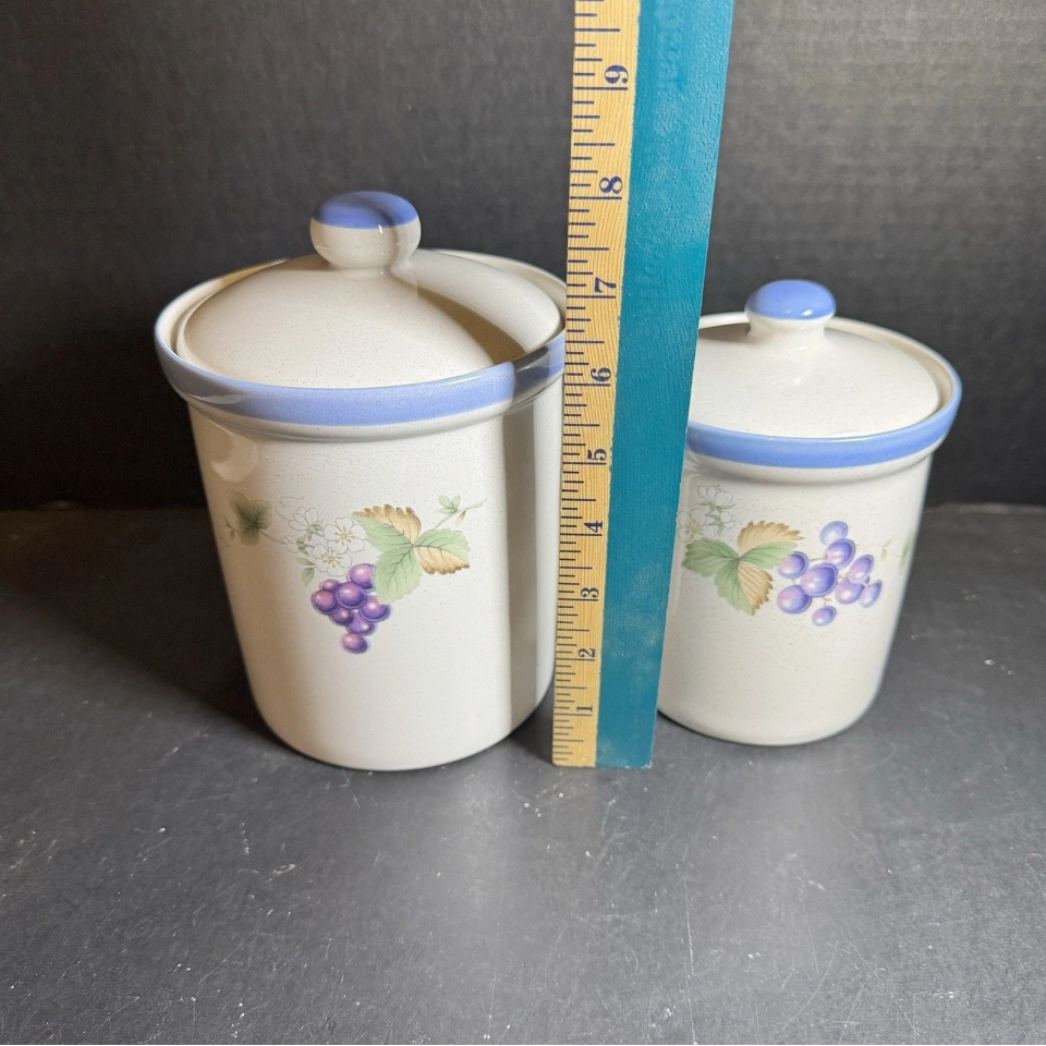 Vintage Savoir Vivre Luscious Stoneware Kitchen Jars with Lids [Item 0277]