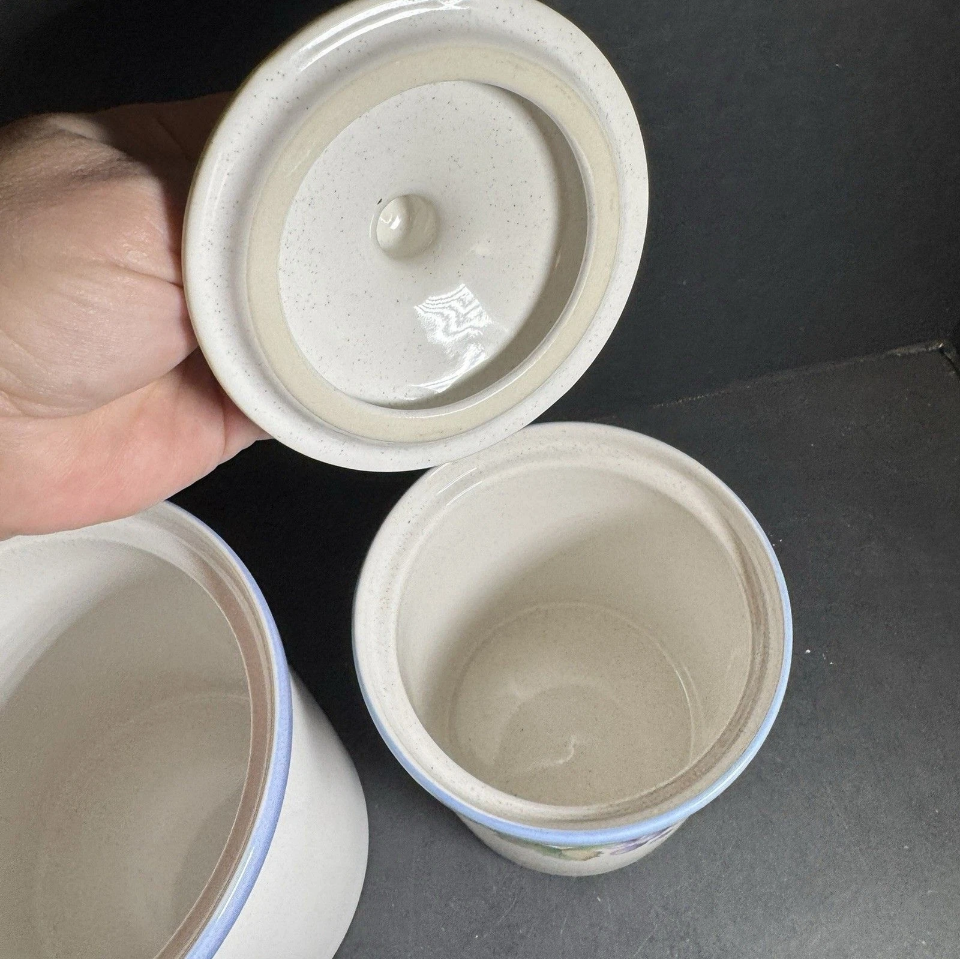 Vintage Savoir Vivre Luscious Stoneware Kitchen Jars with Lids [Item 0277]