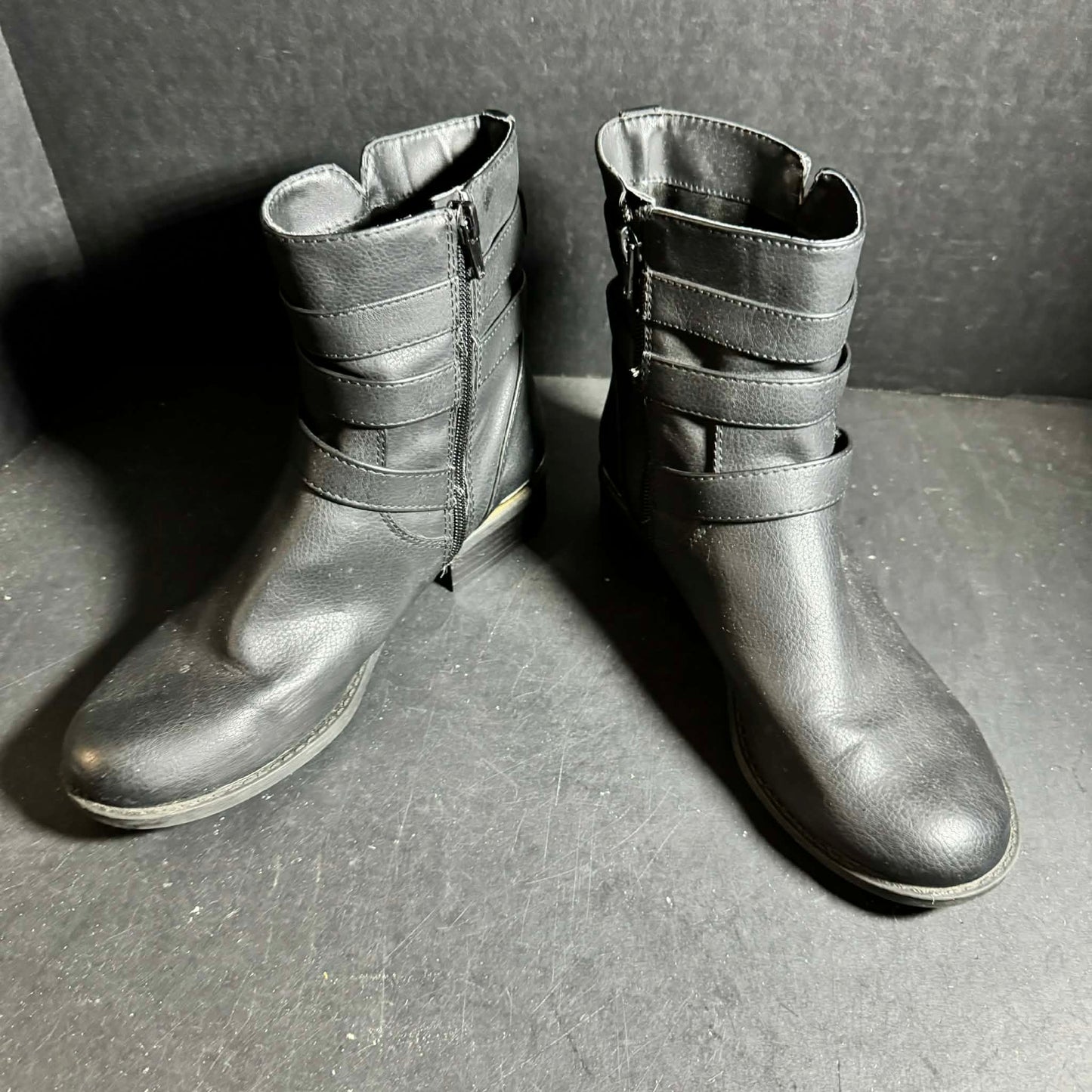 By Guess Black Ankle Boots Size 8.5 [Shoe 242]