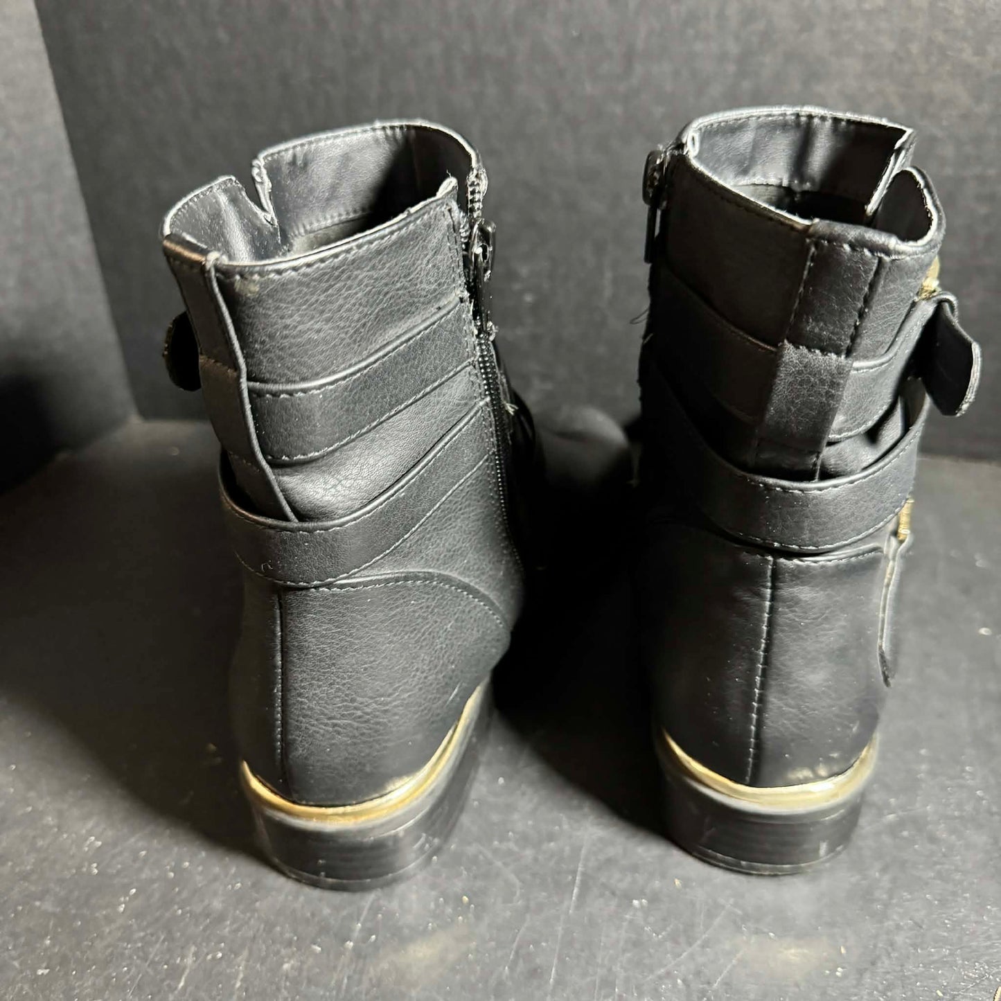 By Guess Black Ankle Boots Size 8.5 [Shoe 242]
