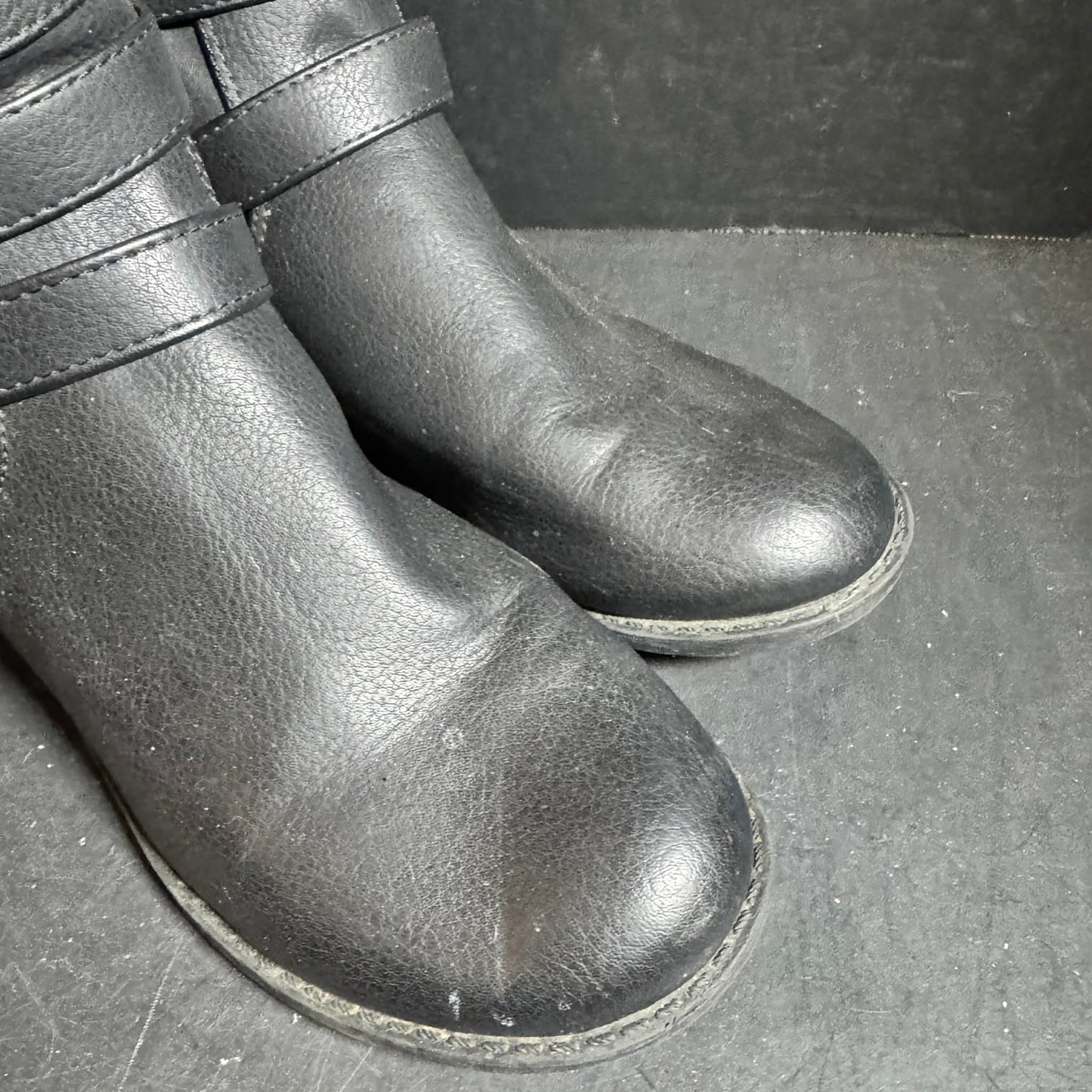 By Guess Black Ankle Boots Size 8.5 [Shoe 242]