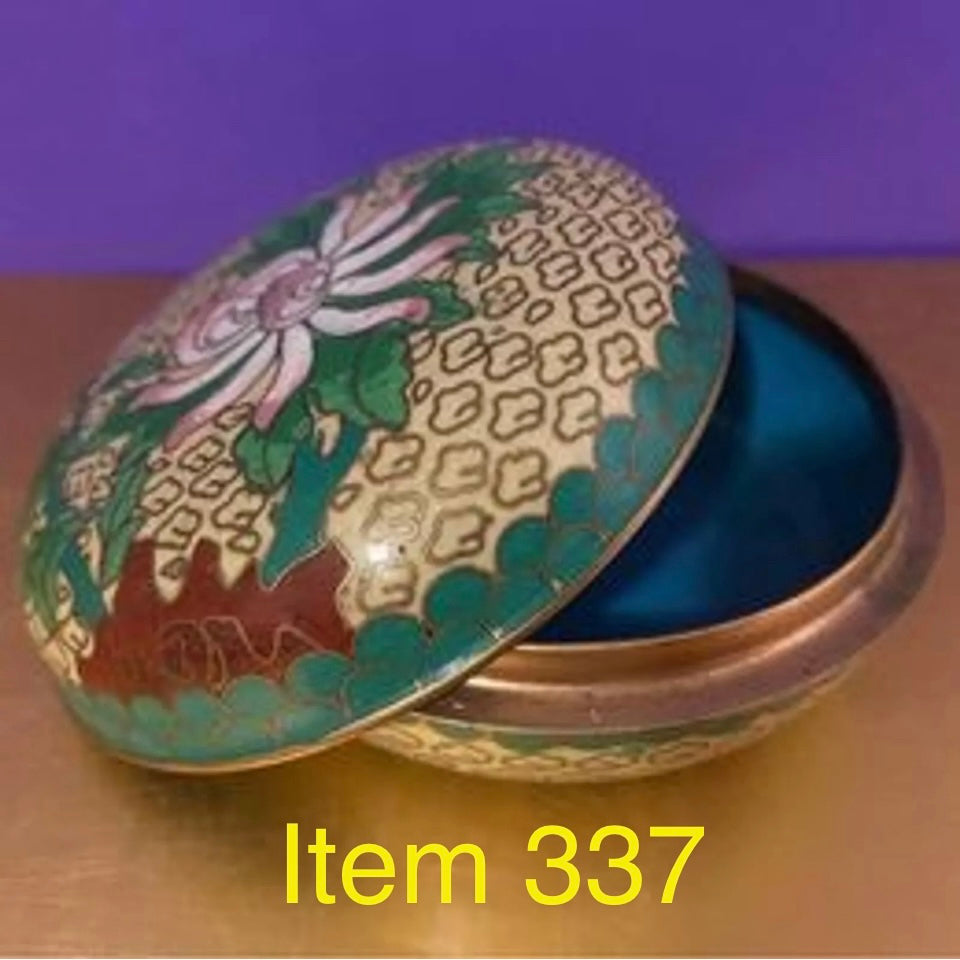 Vintage Painted Metal Jewelry Keeper [Item 337]