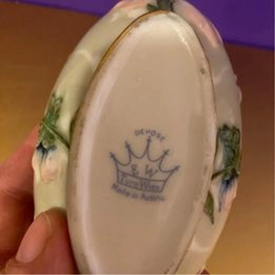 Depose EW Turn Wien Pink Ceramic Basket [Item 340]