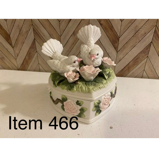 Connoisseur Collection Courtship Doves Trinket Box [Item 466]