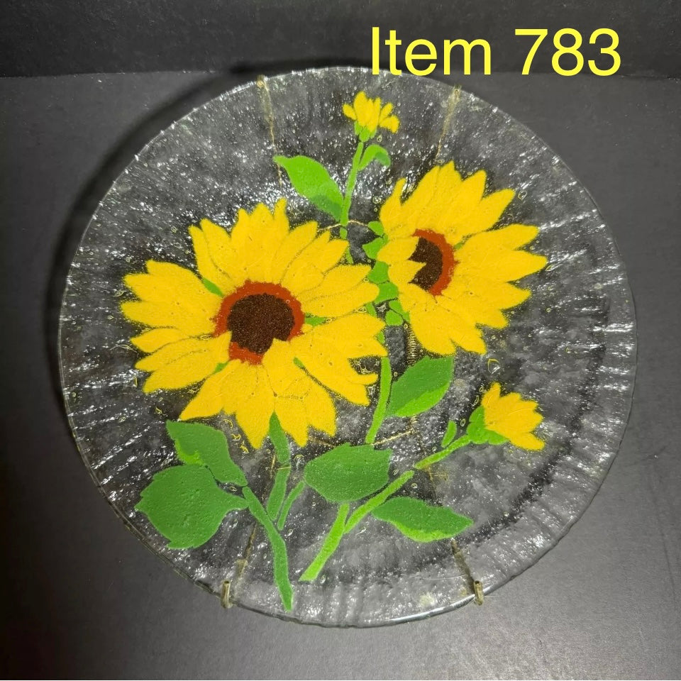 Vintage Pressed Glass Sunflower Plate [Item 783]