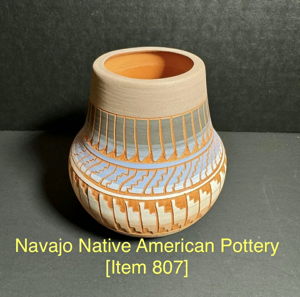 Navajo Native American Pottery [Item 807]