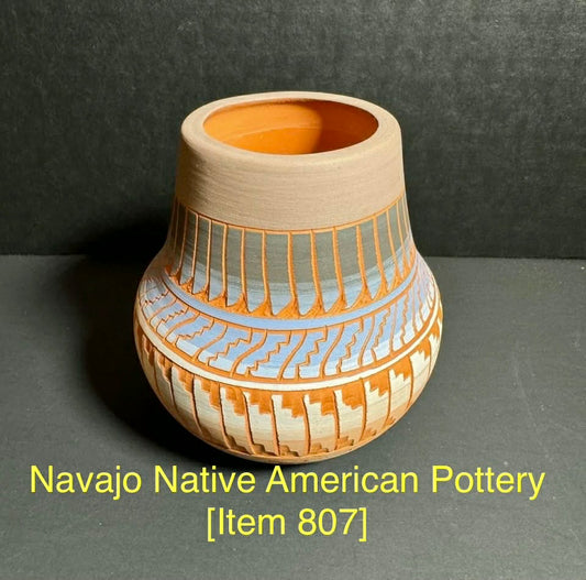 Navajo Native American Pottery [Item 807]