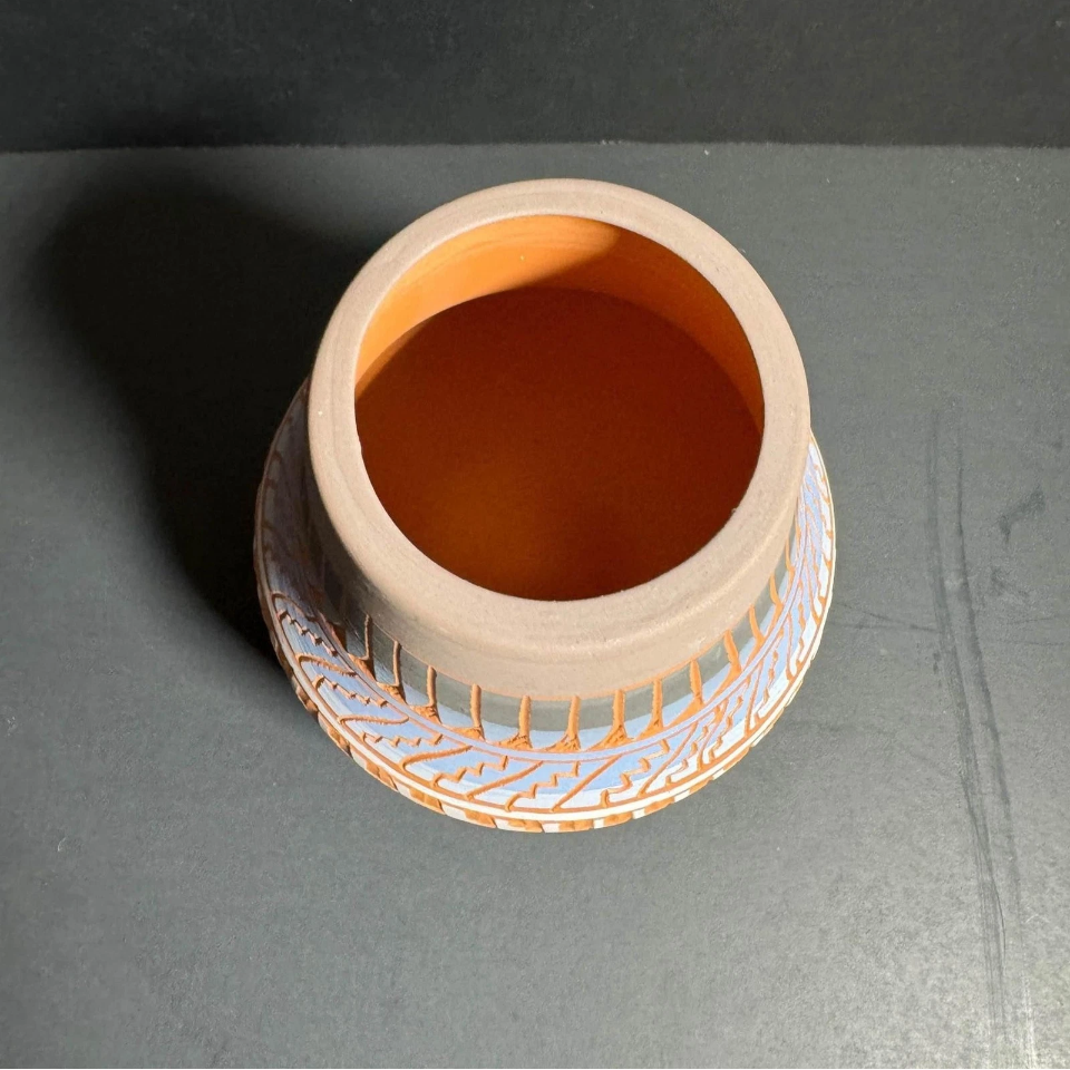 Navajo Native American Pottery [Item 807]
