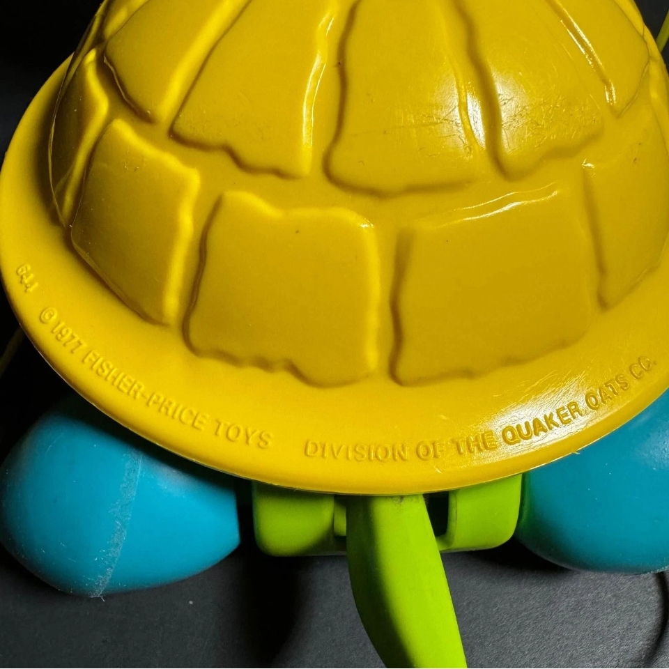 1977 Vintage Fisher Price Turtle Pull Toy [Item 860]
