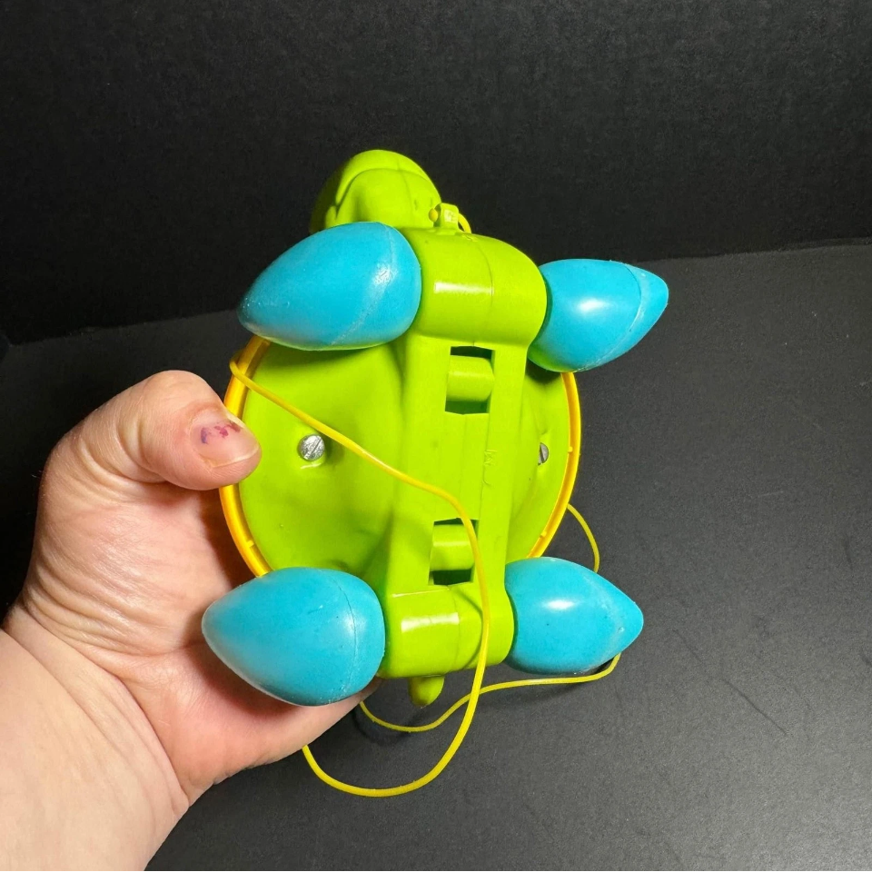 1977 Vintage Fisher Price Turtle Pull Toy [Item 860]