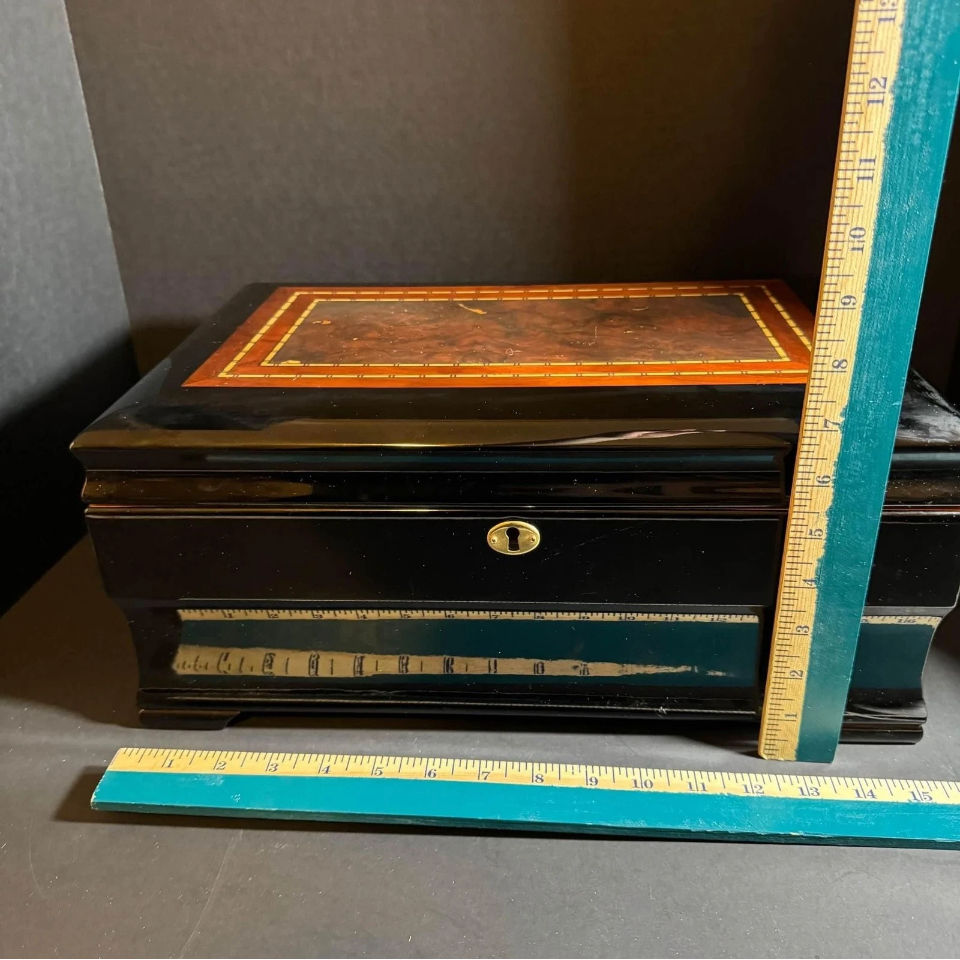 Large Humidor [Item 869]