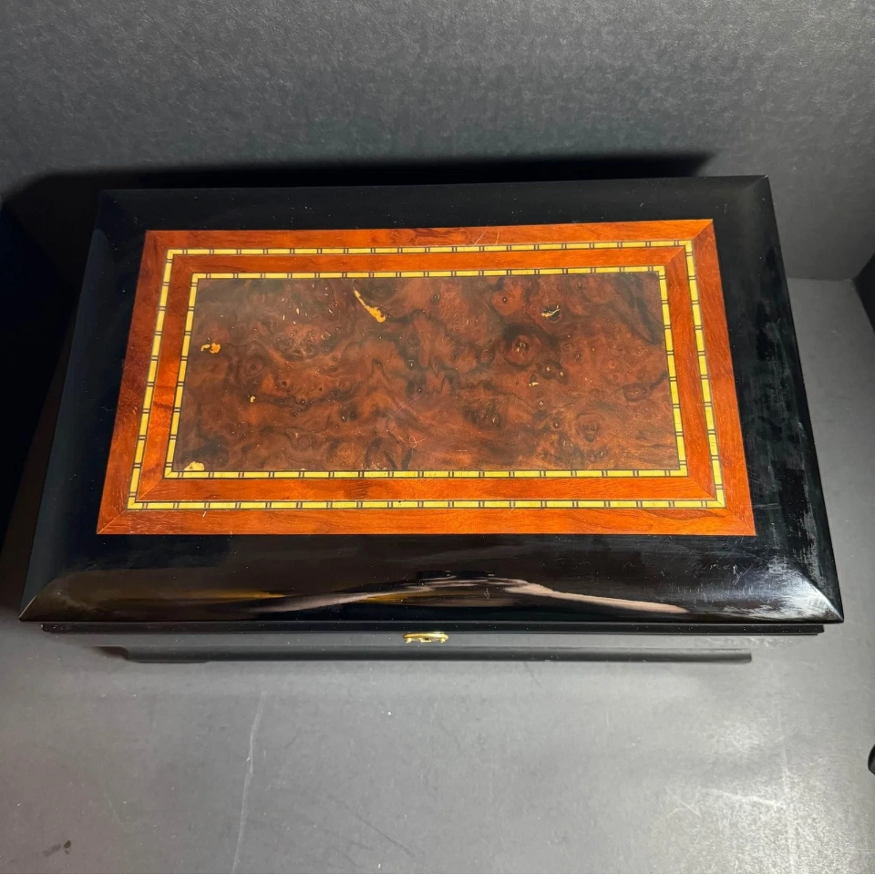 Large Humidor [Item 869]
