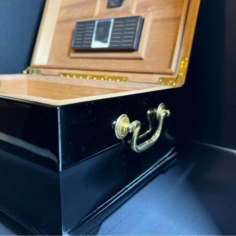 Large Humidor [Item 869]