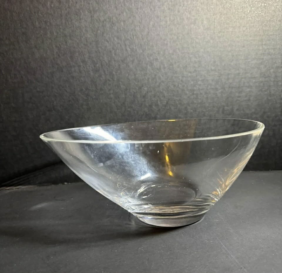 Vintage Odd Shaped Unmarked Glass Bowl [Item 885]