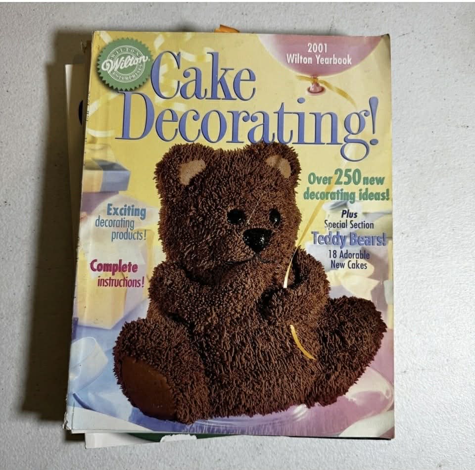 Wilton Cake Decorating Yearbook Extensive Collection /Cook Books [Book 176]