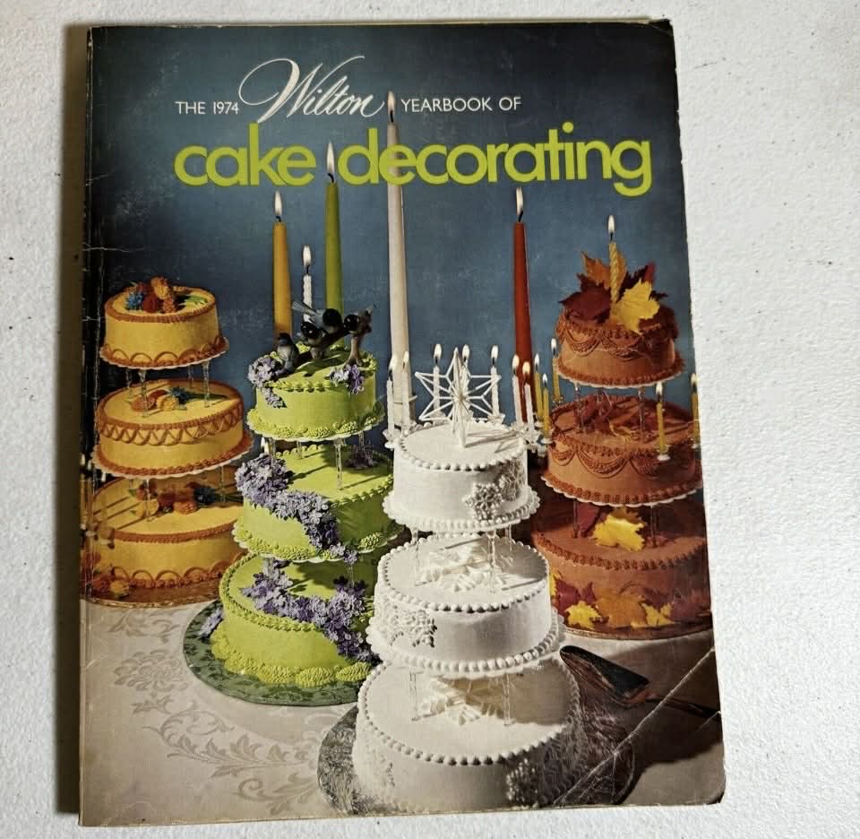 Wilton Cake Decorating Yearbook Extensive Collection /Cook Books [Book 176]