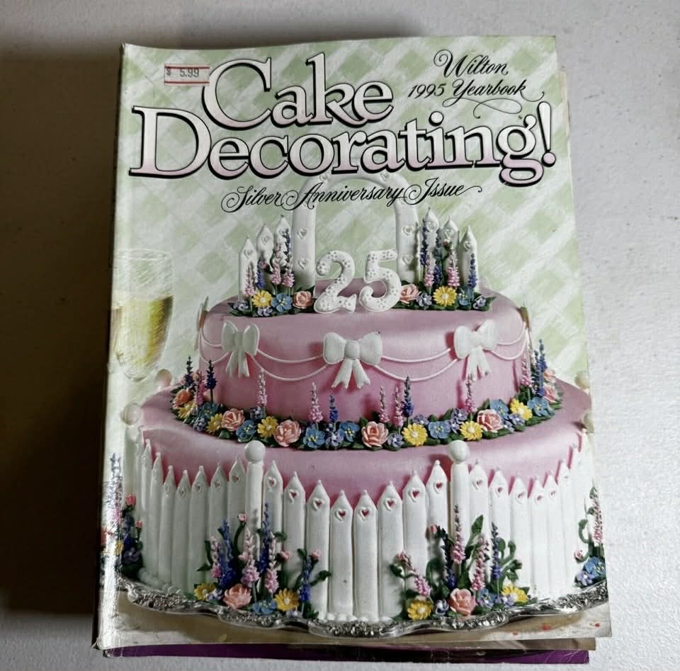 Wilton Cake Decorating Yearbook Extensive Collection /Cook Books [Book 176]