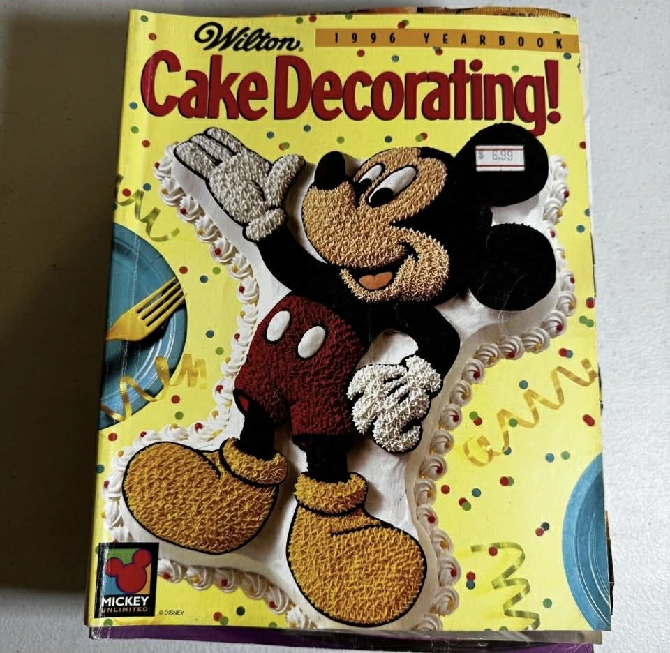 Wilton Cake Decorating Yearbook Extensive Collection /Cook Books [Book 176]