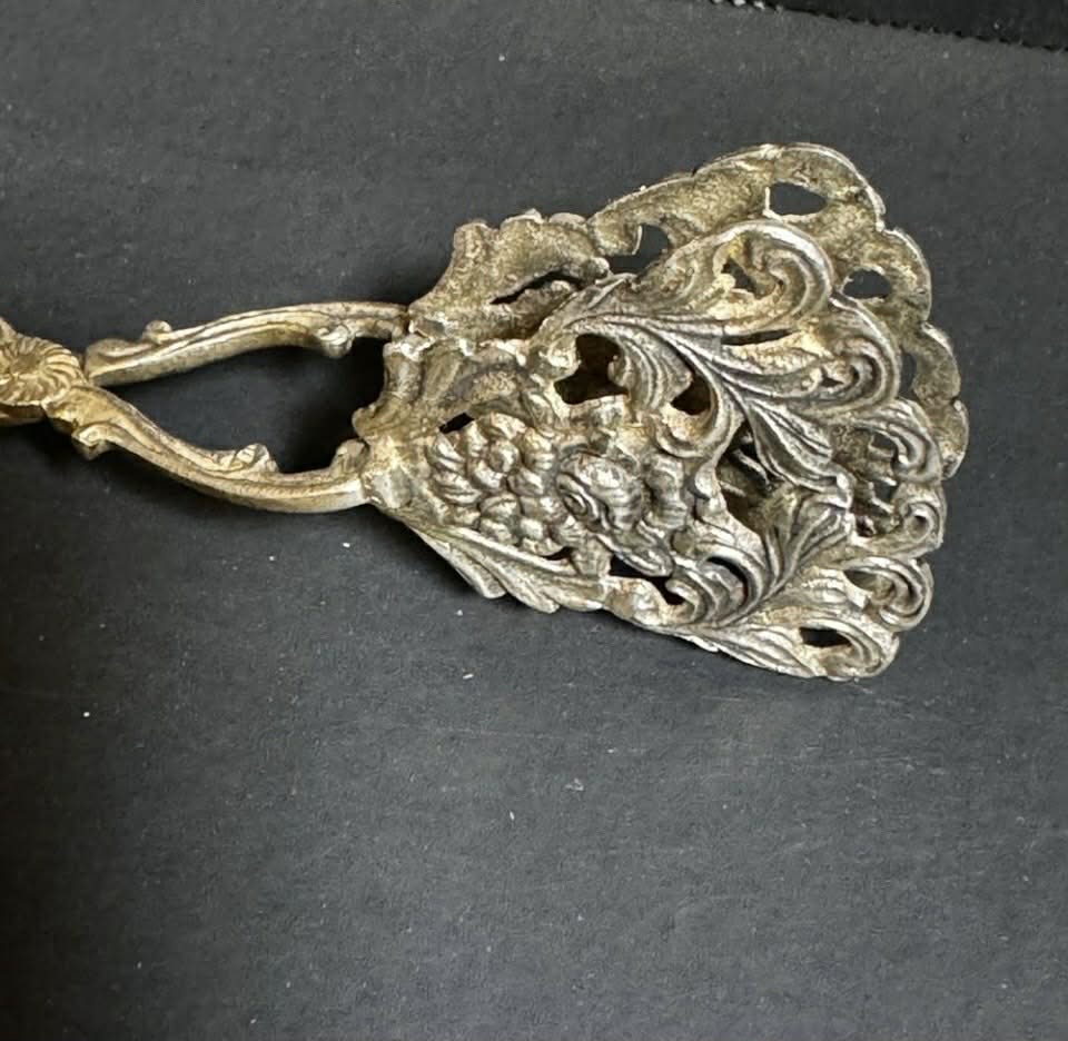 Ornate Biscuit/Toast Tongs [Item 0020]