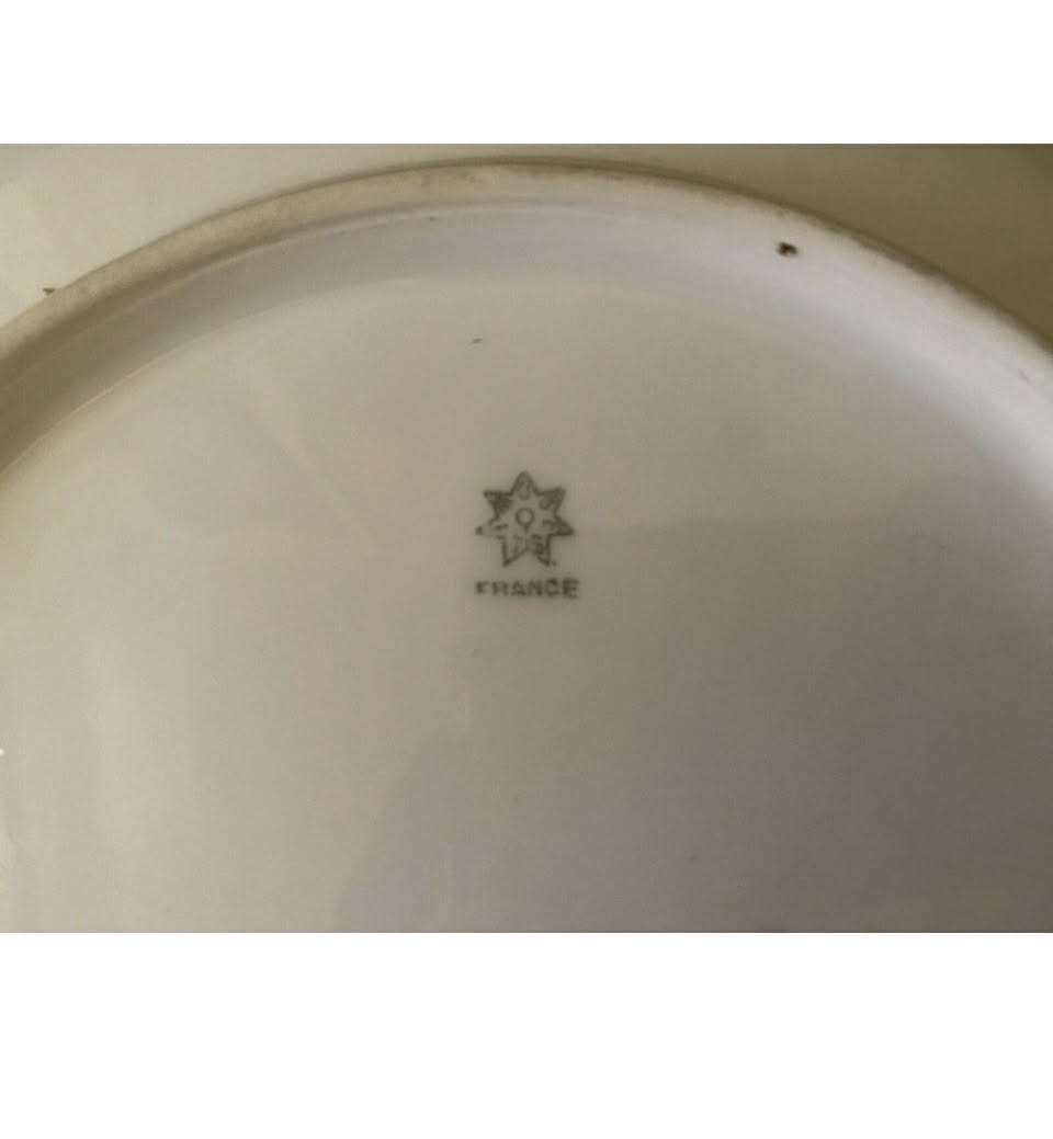 HIGGINS SEITTER France Scalloped Floral Plate [Item 399]