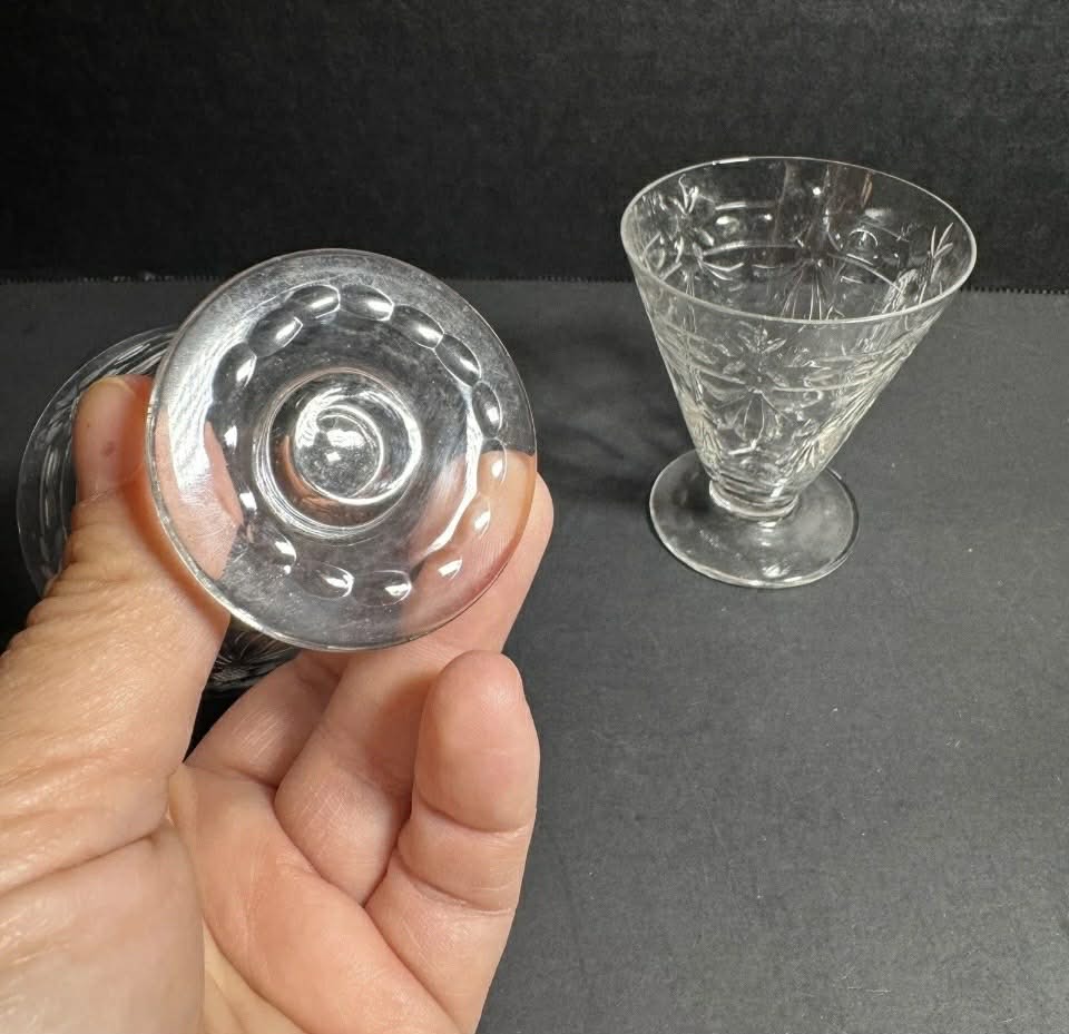 Small Vintage Etched Glass Liquor Glasses [Item 876]