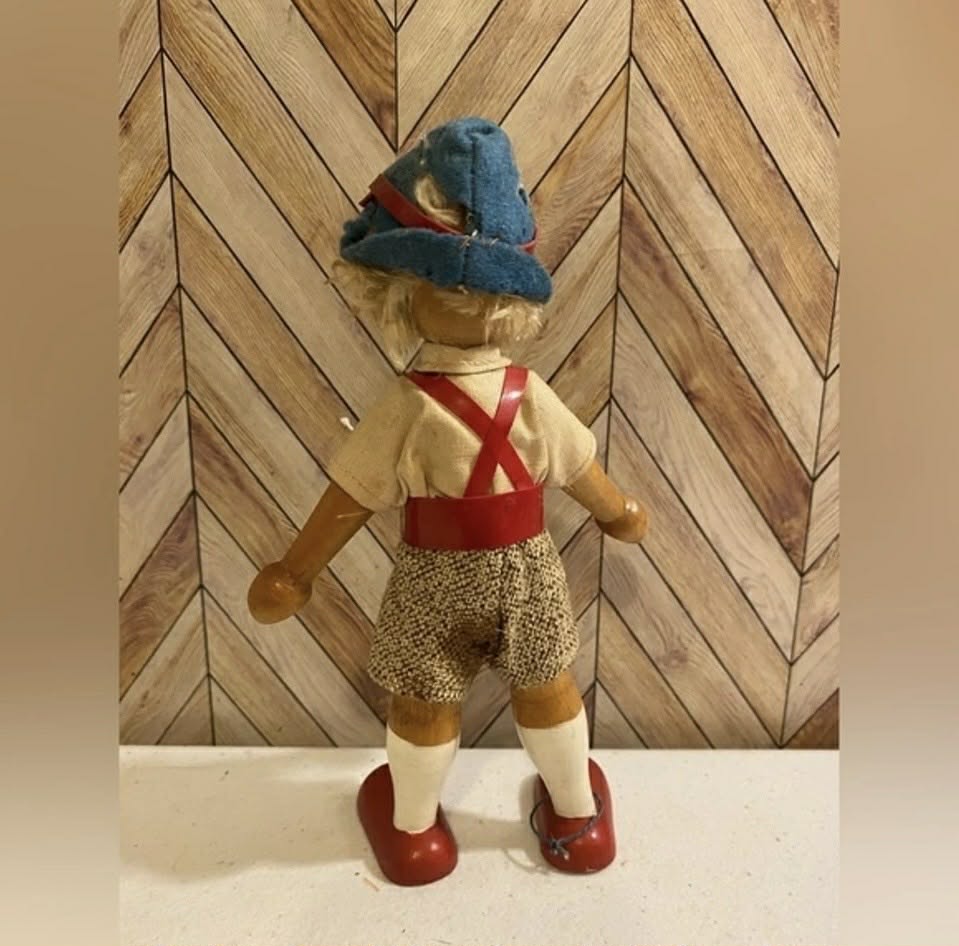 Vintage Wooden Polish Peg Doll Set [Item 560]