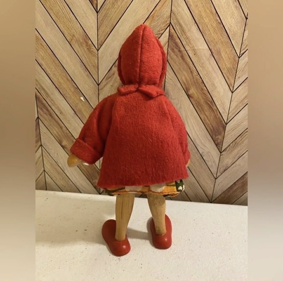 Vintage Wooden Polish Peg Doll Set [Item 560]